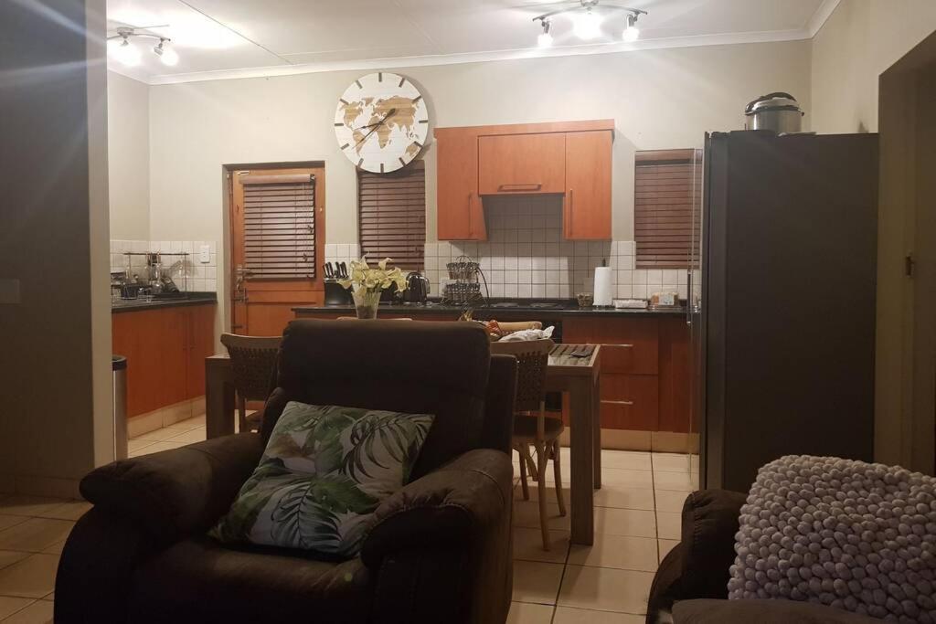 Plush Private Home Polokwane Ngoại thất bức ảnh